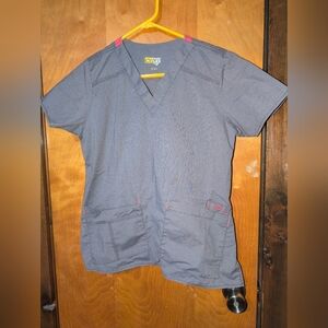 Wonder Flex Woman's Small Scrub Top